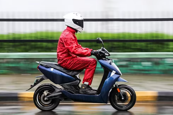 Ather 450X 2025, Ather Long Term Review, Ather EV India, Electric Scooter Review, EV Range Test, Ather Pro Pack Features, Ather Connect, Ather Real World Usage